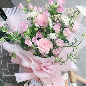 Papier d'emballage pour fleurs imperméable personnalisable de haute qualité, matériaux d'emballage de bouquets à la mode, vente en gros - Product Image 4