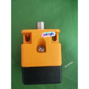 Sensor de Proximidad Inductivo Rectangular Ifm Im5116, Poliamida, M12, 3 Cables - Product Image 3