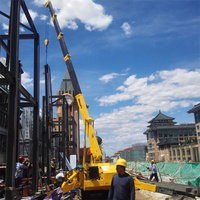 Mini-grue sur chenilles de trois tonnes de type araignée avec stabilisateurs à nivellement automatique pour les tâches de levage en sous-sol et dans les espaces confinés