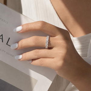 Anillo Ovalado de Plata con Piedras Transparentes en Forma de Oval Continuo, 4 Puntas <span class=keywords><strong>por</strong></span> Piedra, Borde Festoneado, Joyería de Regalo para Mujer - Product Image 6