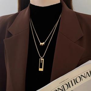 2024 <span class=keywords><strong>Pull</strong></span> en acier inoxydable de marque noire à double couche Collier en or 18 carats - Product Image 3