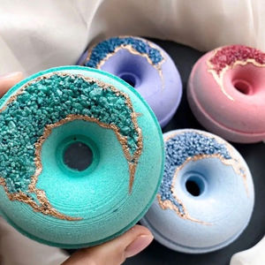 Coffret Cadeau Luxe OEM de Bombes de Bain en Forme de Donut pour Femme, Parfumées aux Huiles Essentielles Naturelles et Biologiques, Boules de Sel de Bain pour les Fêtes - Product Image 3