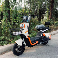 Scooter électrique à deux roues de style moto, vélo électrique avec siège passager, dossier arrière, panier avant, éclairage LED, pour les trajets quotidiens