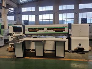 Sierra Computarizada <span class=keywords><strong>de</strong></span> Alta Precisión para <span class=keywords><strong>Vigas</strong></span>, Sierra Automática para <span class=keywords><strong>Vigas</strong></span>, Sierra CNC para Paneles, Cortadora <span class=keywords><strong>de</strong></span> <span class=keywords><strong>Madera</strong></span> - Product Image 1