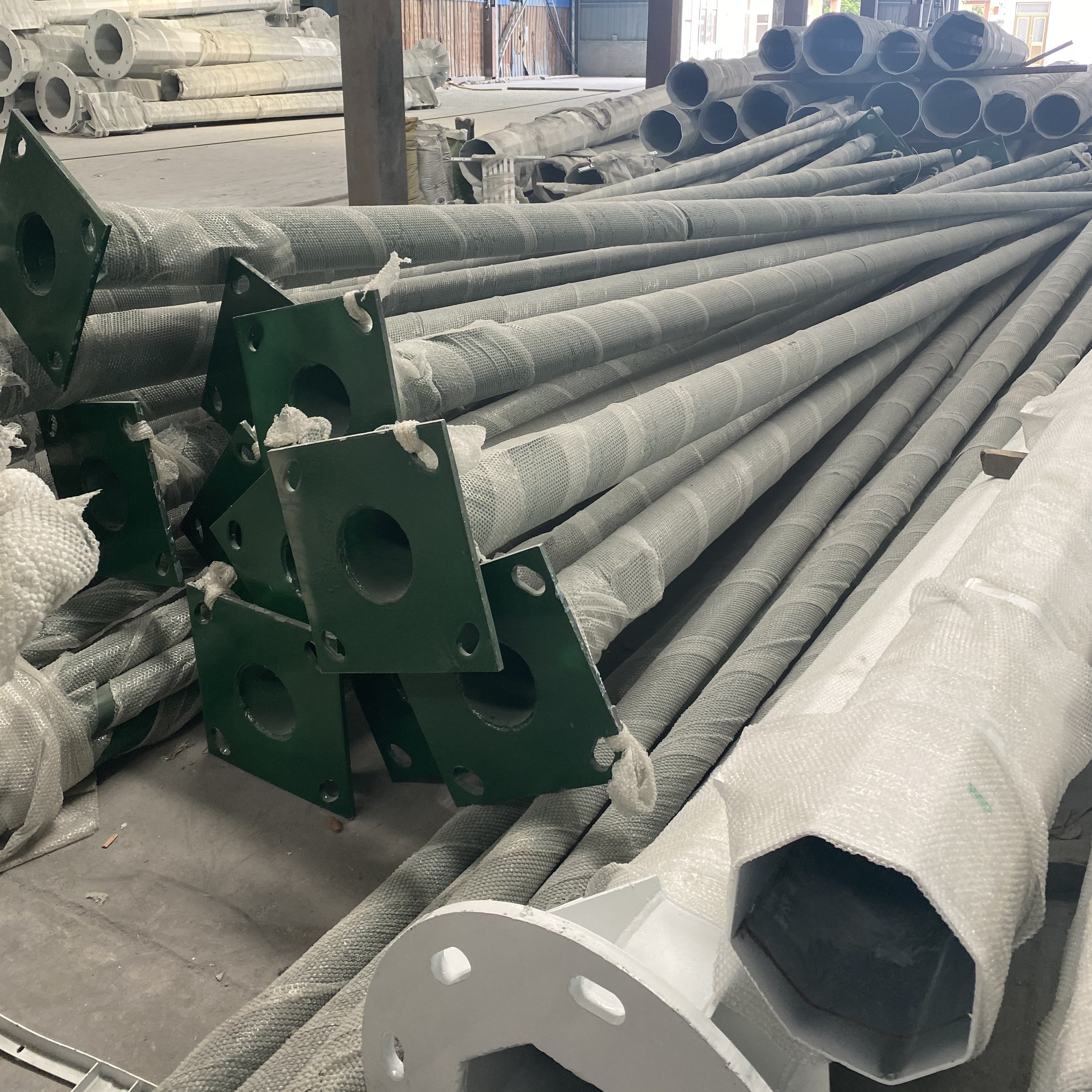 Уличный оцинкованный уличный фонарь 3 ~ 30 м, уличный фонарь Q235, уличный фонарь, столб лампы