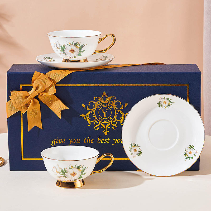 2 cups and saucers (gift box)