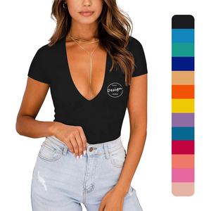 Nueva llegada de la camiseta de algodón de primera calidad para mujer personalizada 180 Gsm Slim Fit Sexy cuello en V profundo negro ligero Jersey - Product Image 1