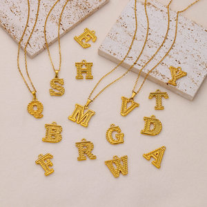 In acciaio inox 18K placcato oro iniziali goffrato collana gioielli mamma 26 lettere maiuscole inglesi A-Z lettere collana pendente - Product Image 4