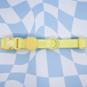 卸売防水<span class=keywords><strong>PVC</strong></span>犬の首輪セットカラフルな犬の鎖と犬を歩くためのうんちバッグホルダー - Product Image 6