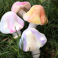 Coussin en peluche champignon créatif et mignon avec rembourrage en coton PP, idéal pour la décoration de chambre, comme cadeau, ou comme coussin lombaire et de voiture