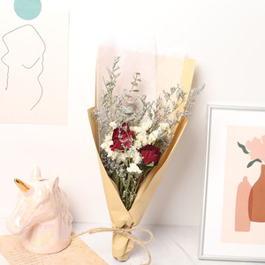 Bouquet de fleurs séchées personnalisé fait main : Myosotis, roses, marguerites, tournesols – Cadeau pour petite amie - Product Image 3