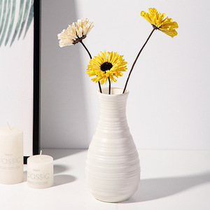 Jarrón de Plástico PE Simple para el Hogar, Estilo Nórdico, Pequeño y Moderno, Botella de Almacenamiento para Flores de Boda, Decoración para Sala de Estar - Product Image 4