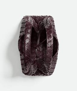 Bolso de hombro Bottega BV Travel Campana con silueta archivable en suave piel Intrecciato con cierre de lazo Veneta - Product Image 3