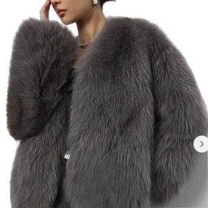 Manteau court en fausse fourrure à col en V, style européen et américain, fourrure de renard artificielle, peluche moelleuse, vêtements pour femmes - Product Image 5