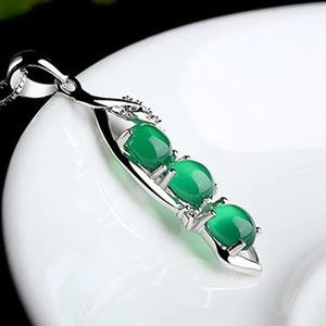Collana con Ciondolo a Forma di Baccello per Donne, Gioiello Elegante e alla Moda - Product Image 2