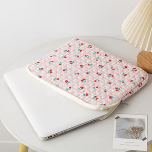 Custodia <span class=keywords><strong>per</strong></span> Tablet alla Moda Personalizzata all'Ingrosso, Morbida Trapuntata a Cuore in Poliestere con Cerniera, Cover <span class=keywords><strong>per</strong></span> <span class=keywords><strong>iPad</strong></span>, Custodia <span class=keywords><strong>per</strong></span> Laptop <span class=keywords><strong>per</strong></span> Donne - Product Image 2