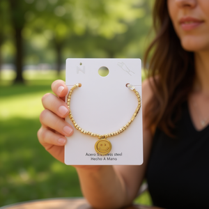 Bracciale Charm Angelina Placcato Oro in Acciaio Inossidabile con Faccina Sorridente, Gioiello Unisex alla Moda, Idea Regalo - Product Image 2