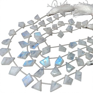 Cuentas Sueltas de Piedra Lunar Arcoíris Natural, Forma Triangular, Suministros para la Fabricación de Joyería, Hilo de 9 Pulgadas - Product Image 1
