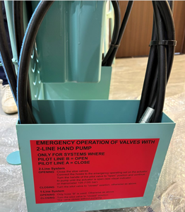 Pompe manuelle portable en aluminium Emerson Process Management <span class=keywords><strong>Php</strong></span> 25-05, 5L avec 5m de tuyau, neuve et originale. Température de fonctionnement de -15°C à +80°C. Poubelle - Product Image 1