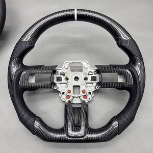 Volant en cuir perforé en fibre de carbone adapté à la <span class=keywords><strong>Ford</strong></span> <span class=keywords><strong>Mustang</strong></span> <span class=keywords><strong>GT</strong></span> 2012 2013 2014 2015 2016 Amélioration de l'intérieur - Product Image 2