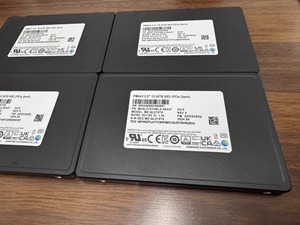 Unidad de estado sólido HORNG SHING usada en el disco SSD PM9A3 U.2 15,36 T SATA 6Gbps - Product Image 5