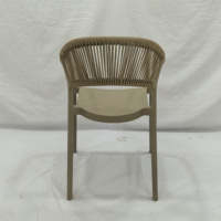 Fauteuil de patio avec dossier en corde tressée à la main, chaise de salle à manger en plastique moulé monobloc durable, siège d'extérieur toutes saisons pour jardin