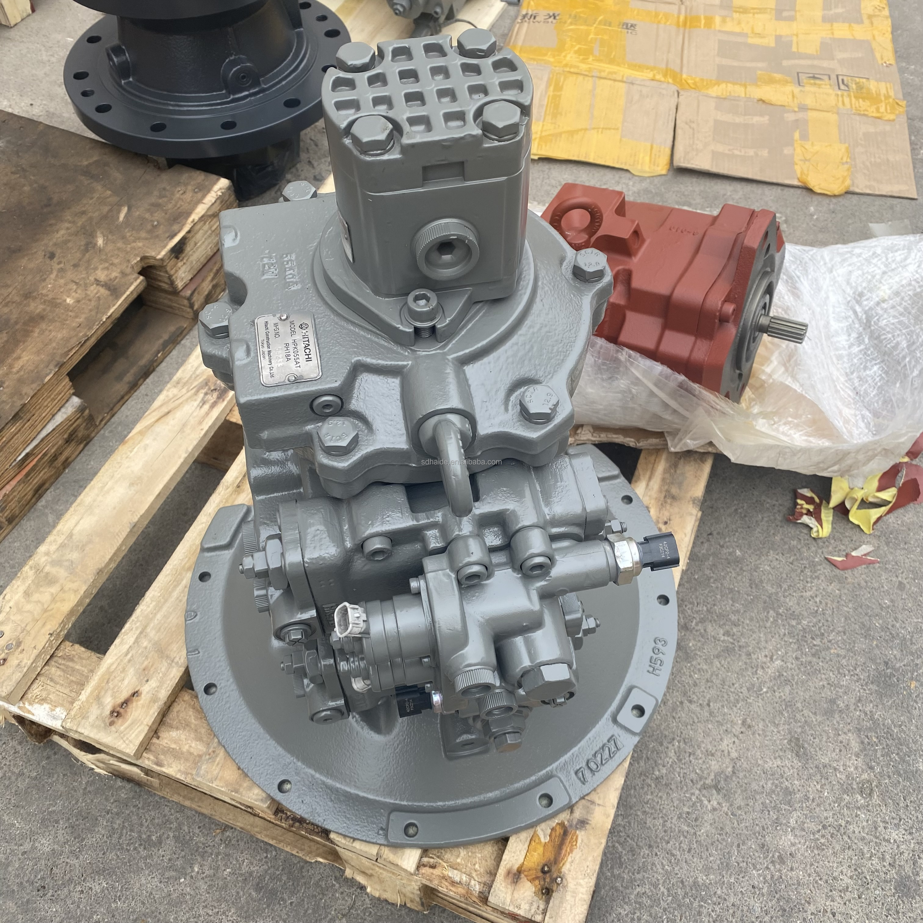 haihagu  Original HPV118 Hydraulic Pump for Hitachi ZX200-3, ZX240-3, ZX270-3