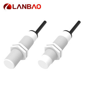 Sensor de Proximidad Capacitivo IP67 PNP NPN NO NC Sin Montaje en Superficie, Alcance de Detección de 12 mm, 10-30 VCC - Product Image 1