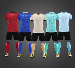 Özel Erkek Futbol Formaları Üniforma Seti Bisiklet Yaka Kısa Kollu Otomatik Kesim Isı Transfer Baskılı %100 Polyester - Product Image 2