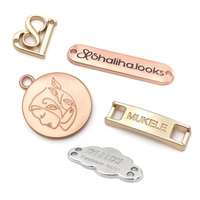 Plaques de nom métalliques personnalisées, étiquettes et marqueurs pour sacs à main, logo 3D gravé, marque KUNSHUO, taille/couleur personnalisable, accessoires de mode