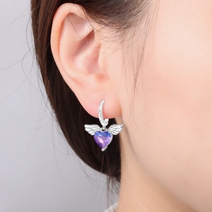 Pendientes de moda con diseño de corazón y alas de ángel en ombre morado CZ, chapados en rodio, tipo Huggie Hoop, joyería de latón a la moda para mujer, regalo. - Product Image 4