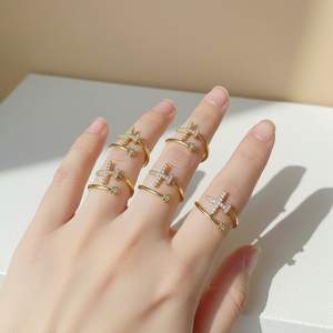 Anelli Delicati RM1599 Placcati Oro 18k con Micro Pavé di Zirconi Cubici a Forma di Aeroplano per Signore - Product Image 4