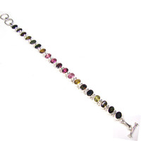 Elegante pulsera de tenis de plata de ley 925 con peridoto verde brillante para mujer, joyería clásica contemporánea de diseño de alta gama.
