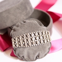 Luxe Velours Bijoux Organisateur Affichage Emballage Cadeau Boîte Bracelet Anneaux Colliers Longue Chaîne Boîte De Rangement avec Éponge Oreiller