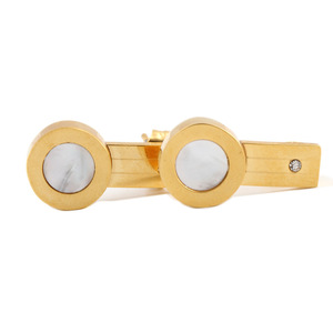 ต่างหูทรงกลมสีทองประดับมุกแบบฝังขอบสำหรับผู้หญิง - Product Image 5