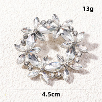Broche élégante polyvalente en alliage de zinc, motif couronne florale, plaquée, incrustée de diamants et de strass argentés, style luxe léger