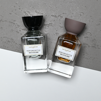 Flacon de parfum vide transparent brillant à fond épais 30ml 50ml avec logo personnalisé, bouchon demi-cercle marron/noir, flacon en verre avec pulvérisateur fin