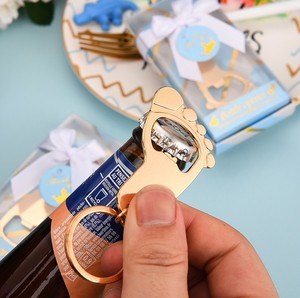 Porte-clés pour décapsuleur d'empreinte de bébé unique pour les cadeaux de douche de baptême de bébé pour les invités Souvenirs de nouveau-né - Product Image 3