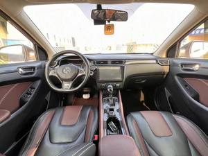 Dongfeng <span class=keywords><strong>Fencon</strong></span> 580 SUV 2016, 1.5T CVT, Marca China, Exportación de Automóviles, Volante a la Izquierda, Caja de Cambios Automática, Motor Turbo, Asientos de Cuero, Color Oscuro - Product Image 4