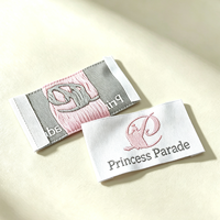 Étiquettes de col de vêtement en taffetas de polyester tissé 3D, logo en silicone tissé 3D, étiquettes de col de vêtement, technique de transfert découpée au laser
