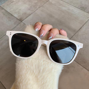 เฉียนไนแว่นกันแดดทรงสี่เหลี่ยม ยูวี 400 พีซีเลนส์ ดอทรีเวทส์ลายเสือดาวกรอบสีเทาประเภท 3 แว่นกันแดด J6-6196 - Product Image 4