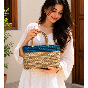 Panier en herbe tressé à la main avec garniture et poignée festives – Panier de rangement élégant et écologique en herbe - Product Image 5