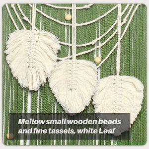 Décoration murale en macramé, art moderne fait main en forme de feuille et de plume, tissu 100% coton, franges vertes, décoration chic pour la maison, appartement, anniversaire - Product Image 3