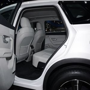 SUV hybride rechargeable BYD Song Pro DM-i 2025 à faible consommation de carburant, conduite à gauche, véhicule d'<span class=keywords><strong>occasion</strong></span>, boîte automatique, intérieur foncé, 4,4 L/100 km - Product Image 5