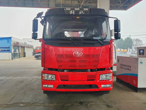 Camion-grue FAW 6x4 |   Cylindre hydraulique et boîte de vitesses Zoomlion fiables avec pompe et engrenage CLW pour une construction haute performance - Product Image 2