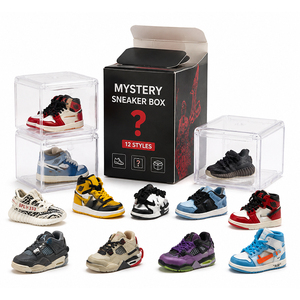 Caja Misteriosa de Mini <span class=keywords><strong>Zapatillas</strong></span> al por Mayor |   Caja Sorpresa de Estilos Aleatorios con Múltiples Diseños |   Proveedor de Fábrica - Product Image 1