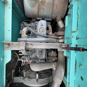 Excavatrice d'occasion Kobelco SK135SR/SK130, 13 tonnes, état premium, composants Kobelco d'origine, conception à queue courte - Product Image 5