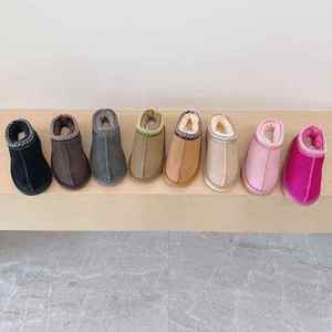 <strong>Ladies</strong> New Classical <strong>Winter</strong> Thick Bottom <strong>Shoes</strong> Non Slip Large Cotton Padded Warm Fashion Snow Boots - Product Image 5