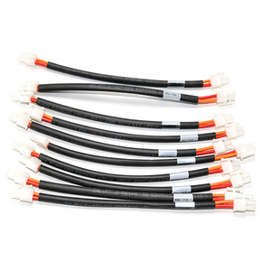Câble d'alimentation CC personnalisé à 2 broches, assemblage 105 ° Faisceau de câbles haute température C 300V avec fils rouges/noirs et connecteurs blancs pour batteries - Product Image 1