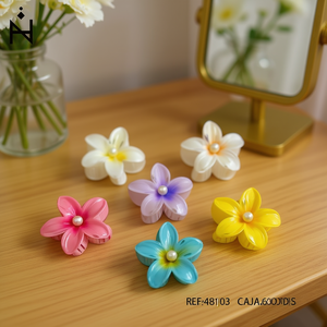 Pince à cheveux en forme de fleur de frangipanier avec perles, 8 cm, pour femmes et filles - Product Image 3